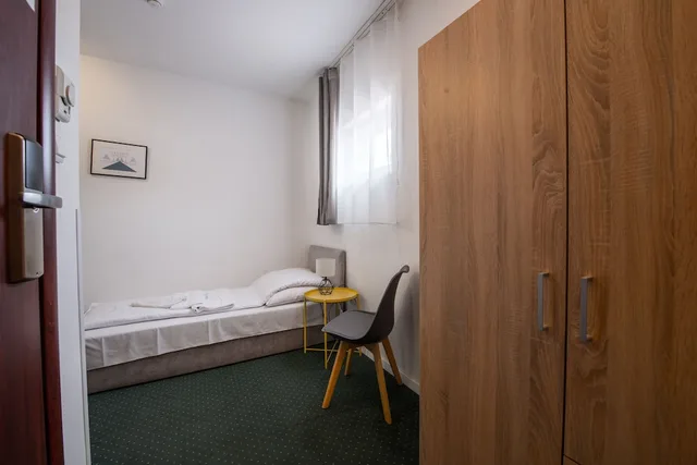 Compact, Twin Beds، Chesscom Hotel 3/5