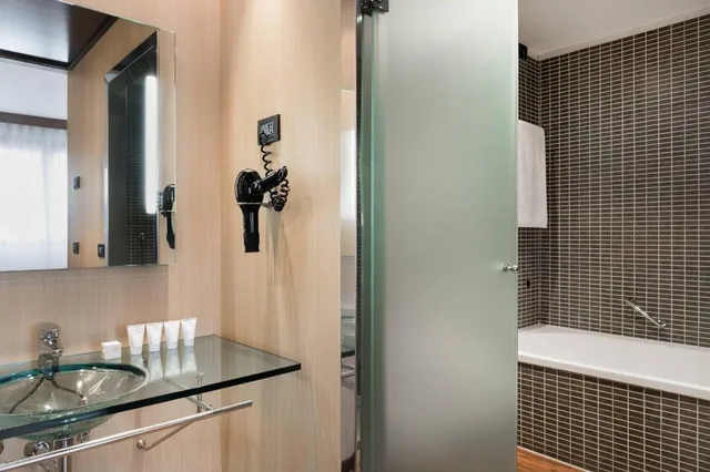 جناح جونيور بسريرين منفصلين بغرفة نوم واحدة، AC Hotel Bologna by Marriott 1/2