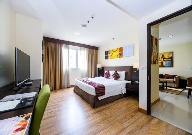جناح بسرير مزدوج وسريرين منفصلين بغرفتي نوم، Lohas Residences Sukhumvit 1/2
