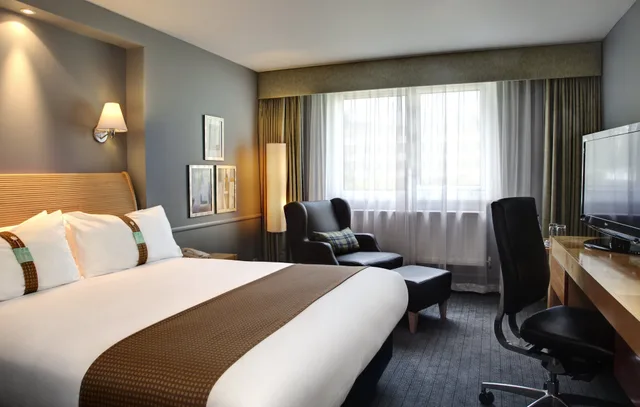 غرفة بريميوم بسرير كوين في طابق مرتفع، Holiday Inn London Sutton 4/10