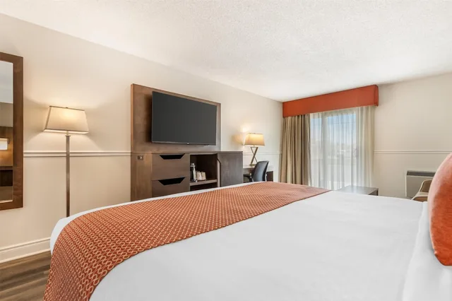 غرفة قياسية بسرير كينج، Best Western Smiths Falls Hotel 8/10
