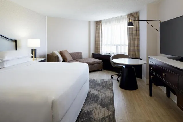 غرفة كلوب بسرير مزدوج، SHERATON MONTREAL AIRPORT 3/5