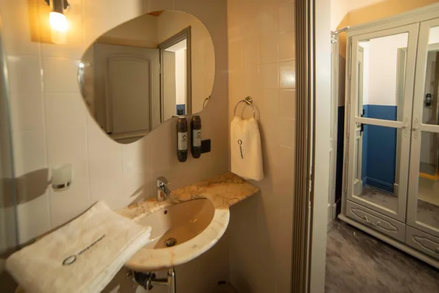 جناح، Maria Luisa Hotel 10/10