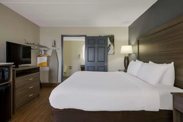 غرفة بسرير كينج، Quality Inn Asheville Airport 1/4