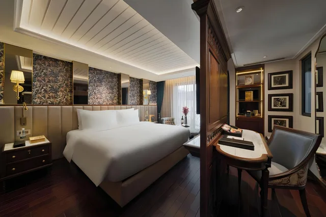 Grand, Suite, Hot Tub, Peridot Gallery Classic Boutique Hotel 1/1