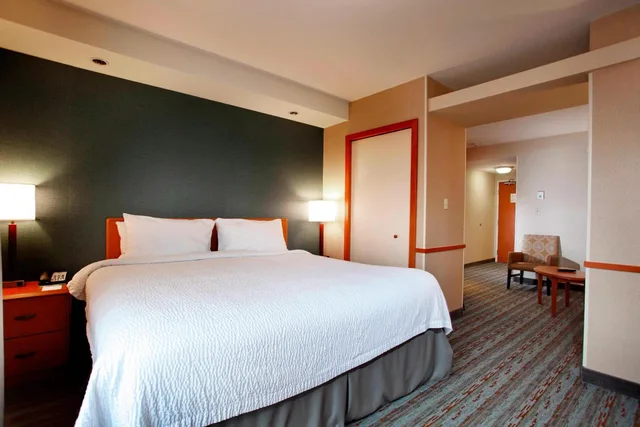 جناح تنفيذي، Fairfield Inn And Suites Sudbury 1/2