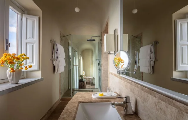 جناح جونيور بشرفة بإطلالة بجاكوزي، Anantara Convento di Amalfi Grand Hotel 3/3