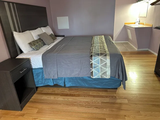 غرفة قياسية بسرير كينج، Sunrise Inn Hershey 2/4