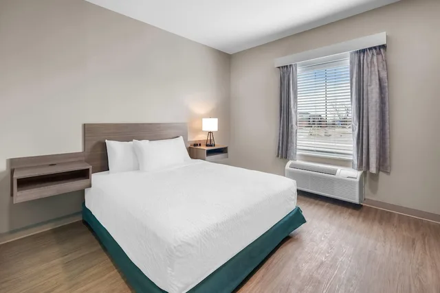 غرفة بسرير كوين لذوي الإعاقة، ECHO Suites Extended Stay by Wyndham Colorado Springs Airpt 2/8