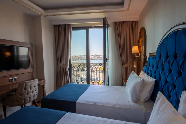 Superior, Twin Beds, Sea View, Bvs Bosphorus Hotel Pera 3/5