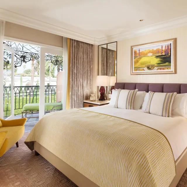 Beverly Hills, Junior Suite, The Beverly Hills Hotel 1/2