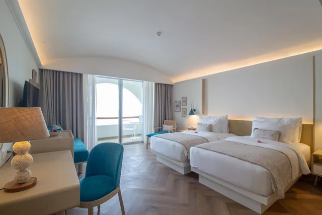 غرفة ديلوكس بسريرين منفصلين بإطلالة على البحر، Royal Avila Boutique Resort 3/8