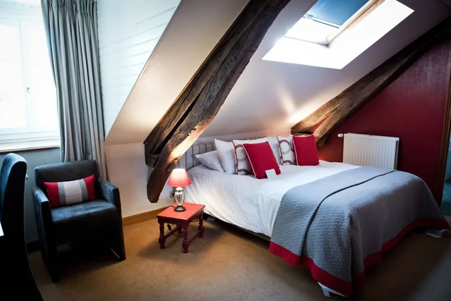 Classic, Queen Bed, Domaine de Barive 1/4