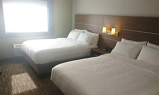 غرفة قياسية بسريرين مزدوجين لذوي الإعاقة، Holiday Inn Express Murrysville-Delmont 1/2