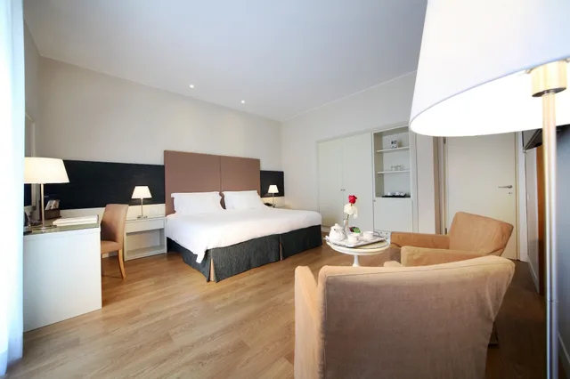 غرفة ديلوكس بسريرين منفصلين، National Hotel 2/7