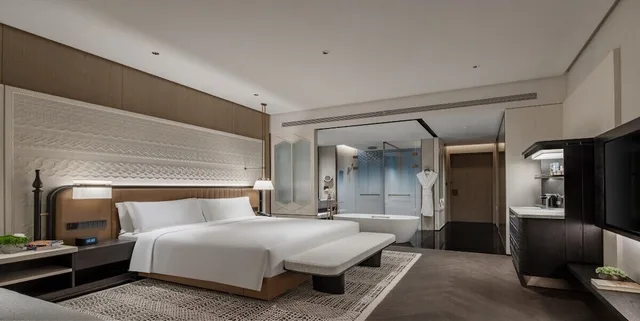 غرفة كلاسيكية بسريرين كوين بإطلالة على الجبل مع دخول الصالة لذوي الإعاقة، InterContinental Yining by IHG 4/6