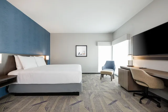 جناح بسرير كينج بغرفة نوم واحدة مع أريكة، Hyatt Place San Carlos 1/2