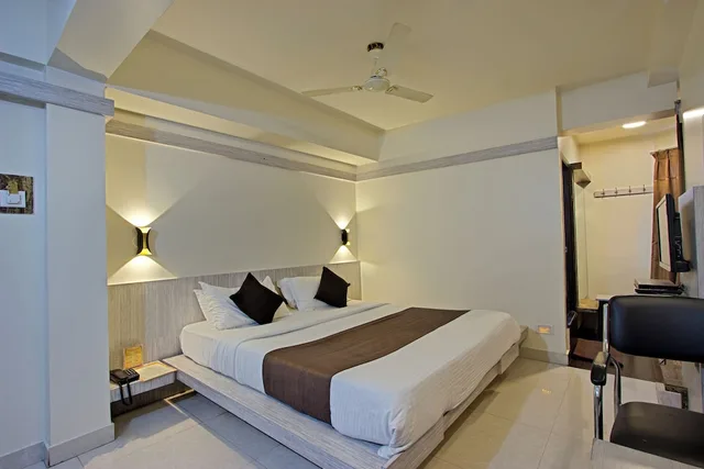 غرفة ديلوكس بسرير مزدوج، MTR RESIDENCY 6/7