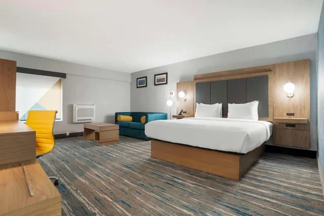 جناح بسرير كينج مع أريكة، Best Western Plus Mobile Inn and Suites 3/7