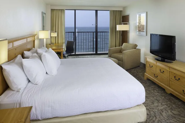غرفة بسرير كينج بإطلالة على البحر، Doubletree By Hilton Atlantic Beach Oceanfront 2/2