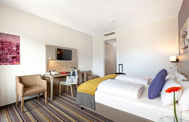 غرفة كومفورت ثلاثية، LEONARDO HOTEL MUNICH CITY NORTH 3/10