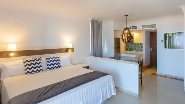 غرفة قياسية بسرير كينج، Luna Palace Hotel and Suites 1/10