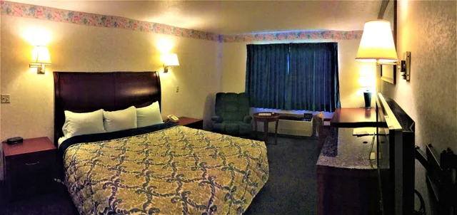 غرفة بسرير كوين، Americas Best Value Inn Decatur In 4/9