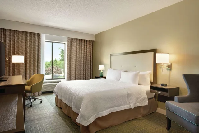 2 Bedrooms, Family, King or Double Bed, Hampton Inn Reading/Wyomissing 2/3