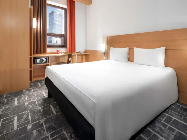 غرفة بسرير مزدوج بإطلالة على المدينة، Ibis Astana Hotel 3/6