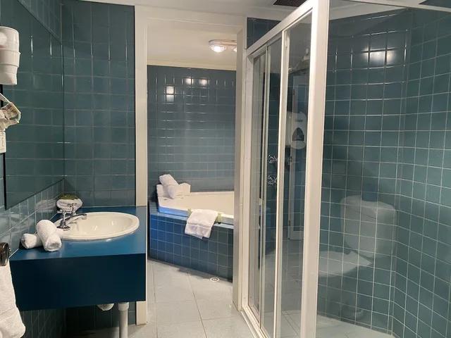 Upstairs, Suite, Queen Bed, Jetted Tub, The Hahndorf Old Mill Motel 3/3