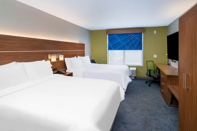 غرفة بسريرين كوين بإطلالة على المدينة، Holiday Inn Express And Suites Dahlonega University Area, an IHG Hotel 1/3