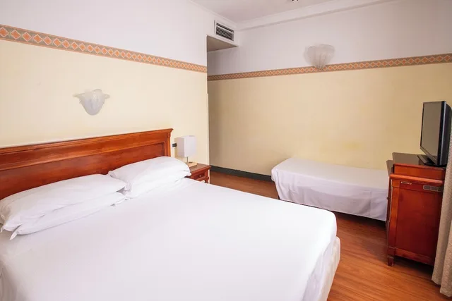 غرفة ثلاثية بسرير مزدوج وسرير فردي، Russo Palace 2/8