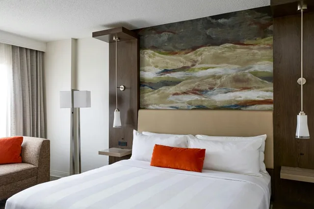Renovated, King Bed, Bathtub, Accessible، Marriott Meadowview Conference Resort Convention Center 7/10