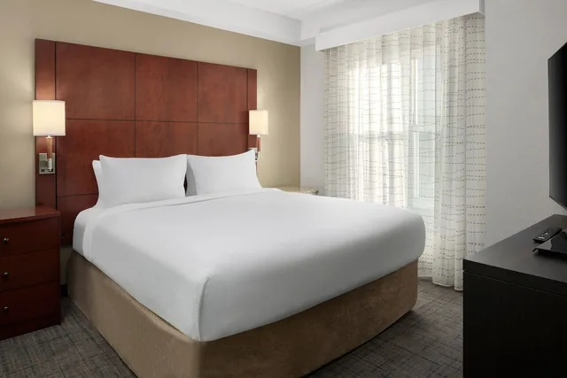 استوديو بسرير كينج مع أريكة، Residence Inn Newport News Airport 1/5
