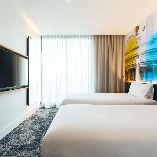 Deluxe, King Bed, Convertible Double Bed، ibis Styles Melbourne Airport 1/7