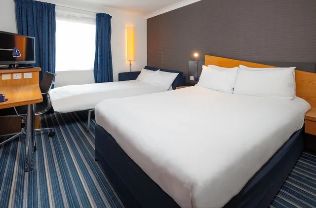 غرفة قياسية بسرير مزدوج مع أريكة، Holiday Inn Express Birmingham - Snow Hill 4/10