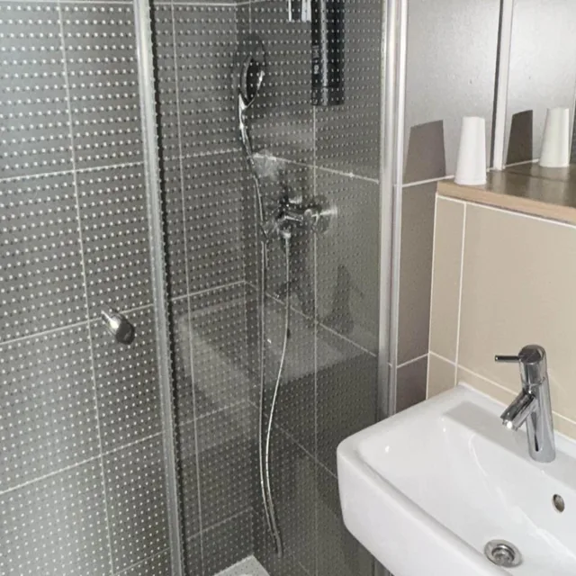 غرفة ثلاثية، B&B HOTEL Saint Witz Roissy 6/8