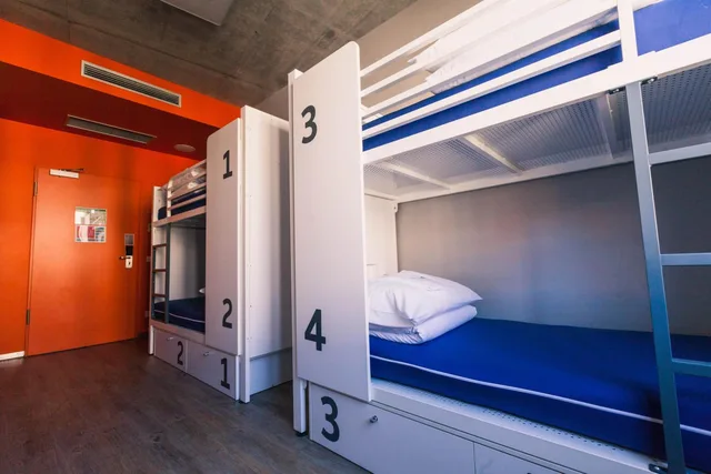 Private, 2 Bunk Beds، Generator Berlin Mitte 1/1