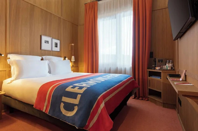غرفة قياسية بسرير كوين، Grand Mess Clermont Ferrand 4/8