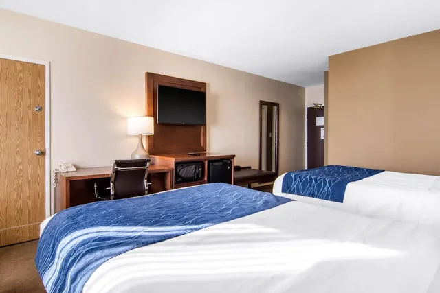 غرفة قياسية بسريرين كوين، Comfort Inn & Suites Medicine Hat Shopping Centre 2/9