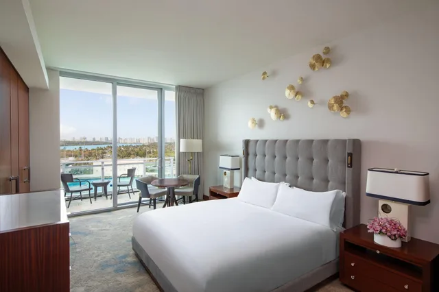 جناح بسريرين كينج، Ritz Carlton Bal Harbour 1/2