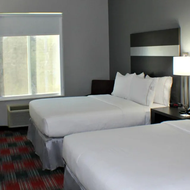 غرفة قياسية بسريرين كوين لذوي الإعاقة، Holiday Inn Express Suites Bonham 2/3