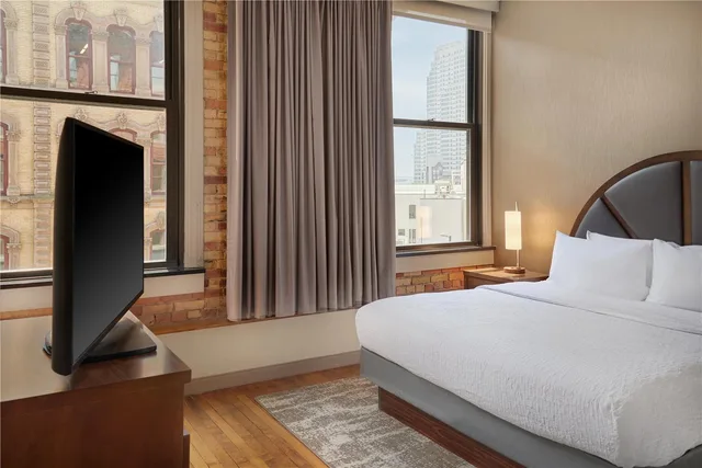 جناح بسرير كينج وسريرين كوين بإطلالة على المدينة بغرفتي نوم، Homewood Suites by Hilton Grand Rapids Downtown 1/9
