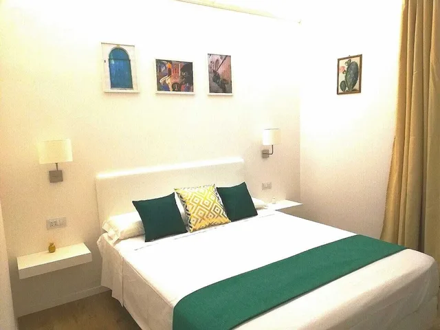 جناح سوبيريور بسرير كوين، B&B Suites Via Del Mare 1/5