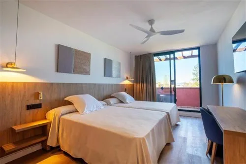 غرفة رباعية بشرفة، Ohtels Vila Romana 1/2