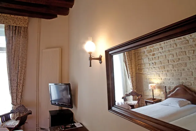 غرفة كومفورت بحوض جاكوزي، Tonic Hotel Du Louvre Paris 4/10