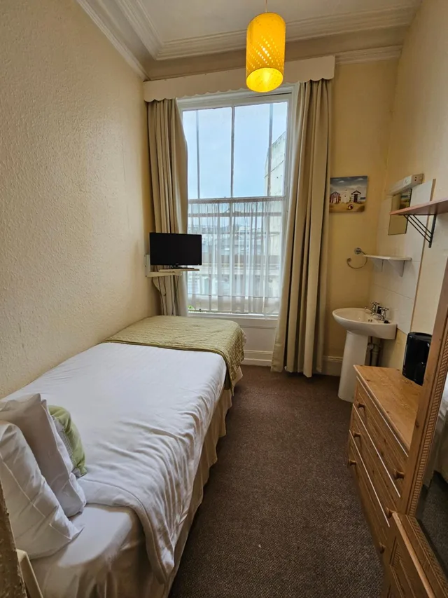 غرفة مفردة، Rivelyn Hotel 2/8