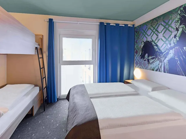 غرفة عائلية بسرير بطابقين وسرير كوين، B&B Hotel Dortmund-City 2/9