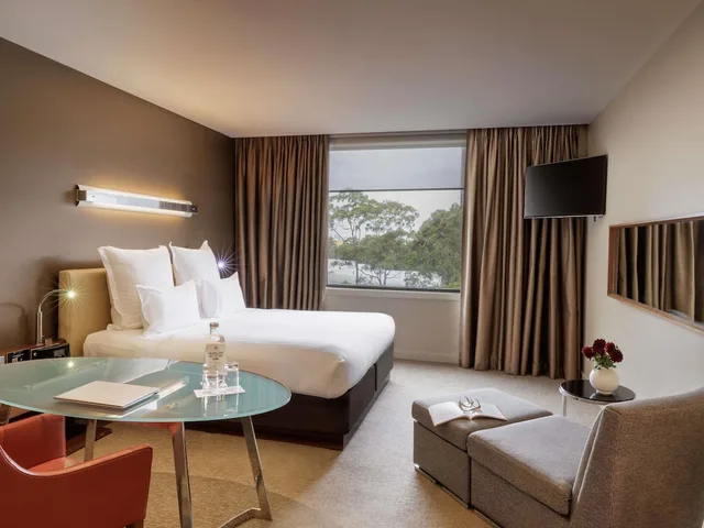 غرفة سوبيريور بسرير كينج، Pullman at Sydney Olympic Park 3/8