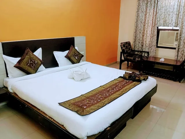غرفة ديلوكس بسرير كينج، Hotel Ranjit Residency 1/10